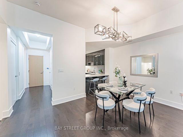 106 - 39 Queens Quay E