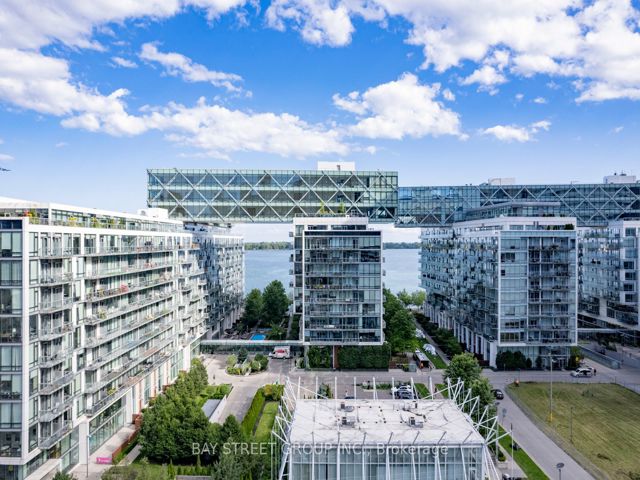 106 - 39 Queens Quay E