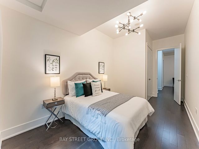 106 - 39 Queens Quay E