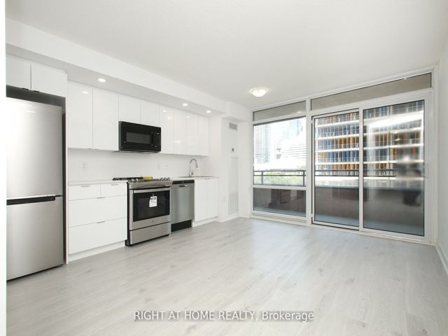 309 - 4K Spadina Ave