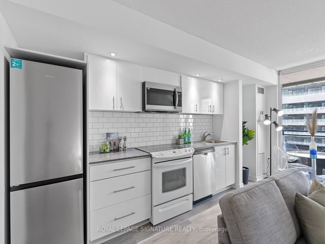 917 - 4K Spadina Ave