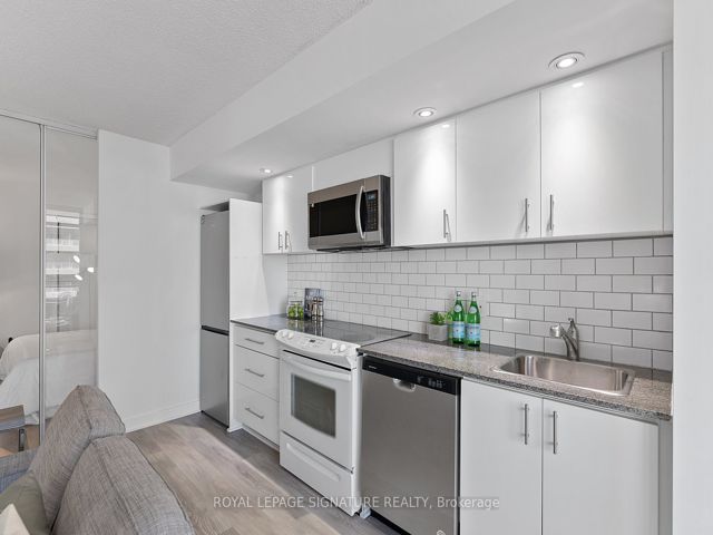 917 - 4K Spadina Ave