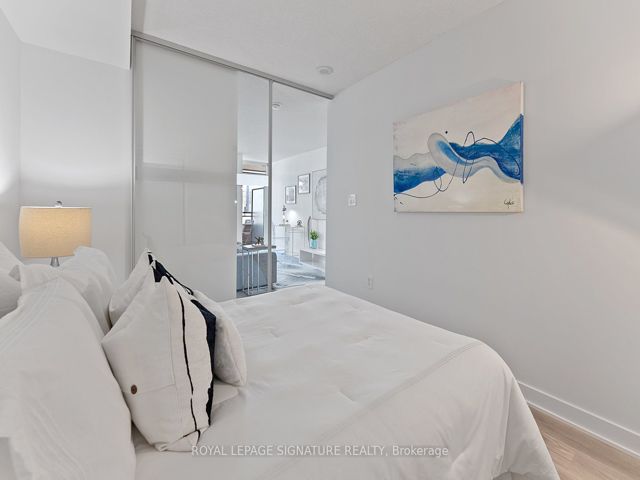 917 - 4K Spadina Ave