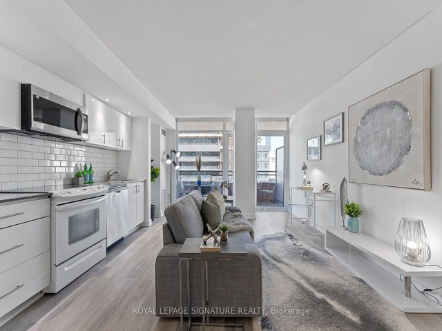 917 - 4K Spadina Ave