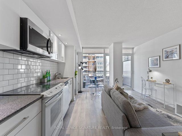 917 - 4K Spadina Ave