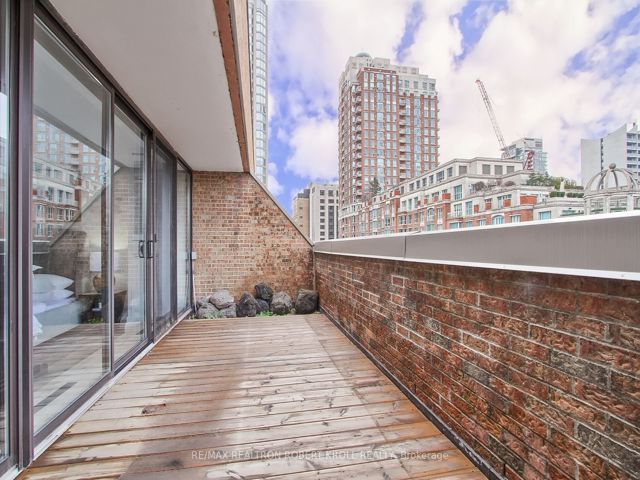 406 - 55A Avenue Rd