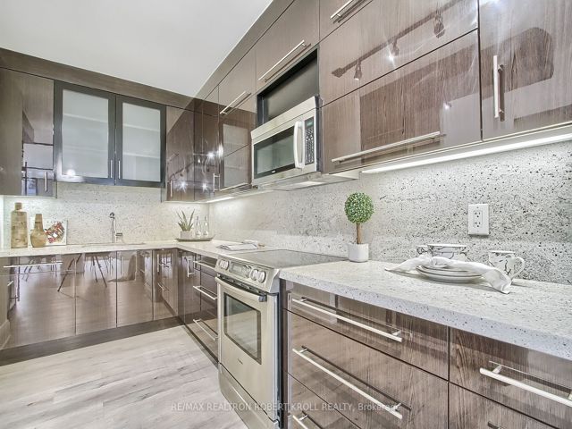 406 - 55A Avenue Rd