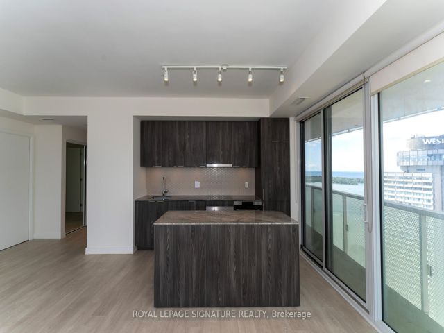 3305 - 15 Queens Quay E