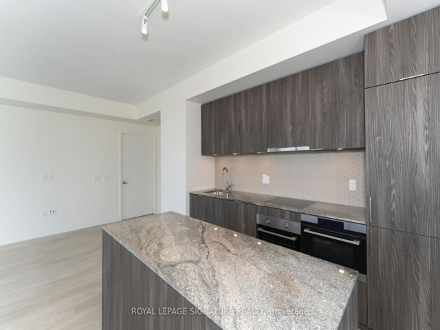 3305 - 15 Queens Quay E