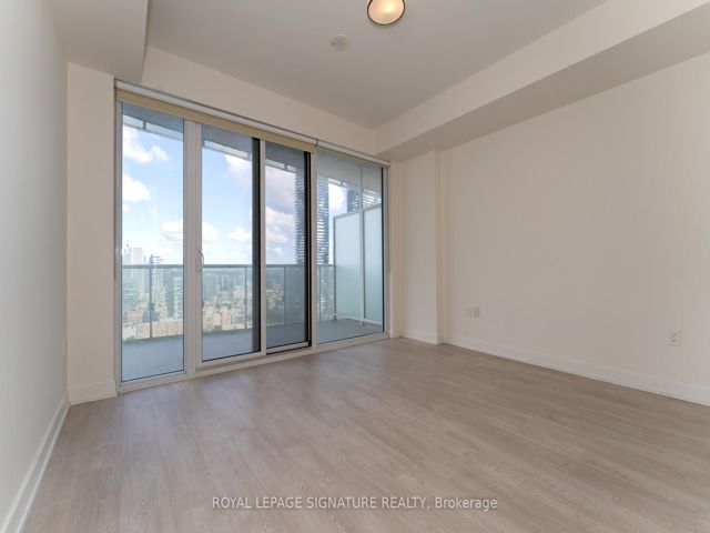 3305 - 15 Queens Quay E