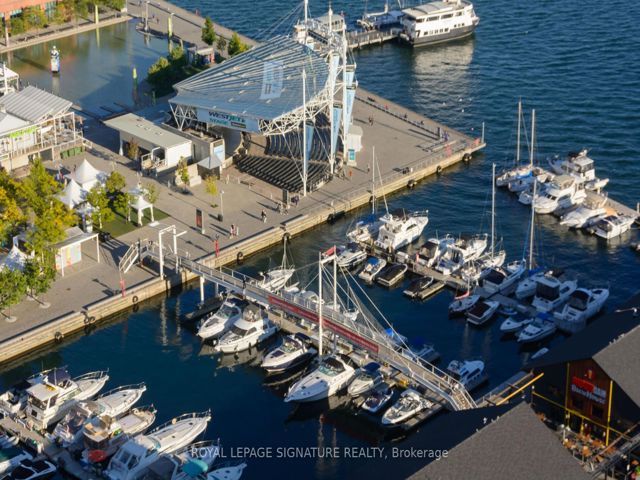 3305 - 15 Queens Quay E