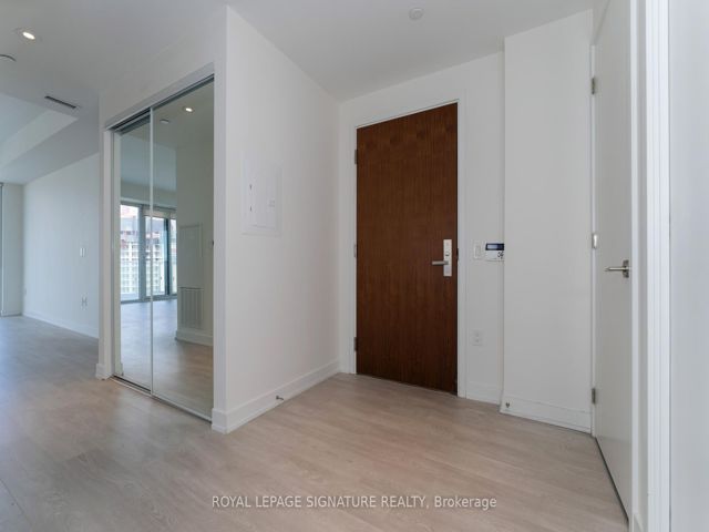 3305 - 15 Queens Quay E