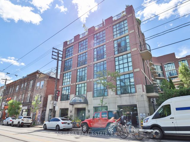 426 - 901 Queen St W