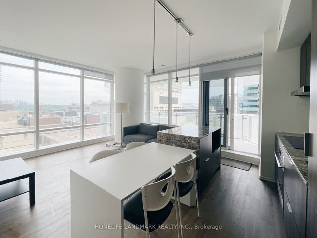 1001 - 1 Bloor St E