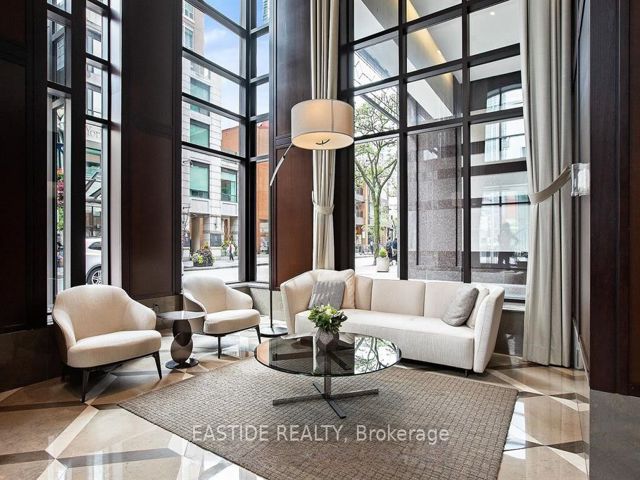 303 - 68 Yorkville Ave