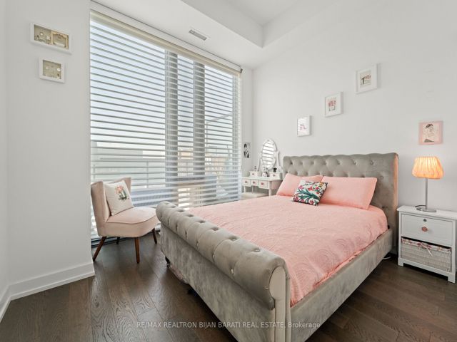 PH 02 - 185 Roehampton Ave