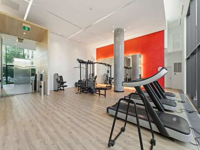 PH 02 - 185 Roehampton Ave
