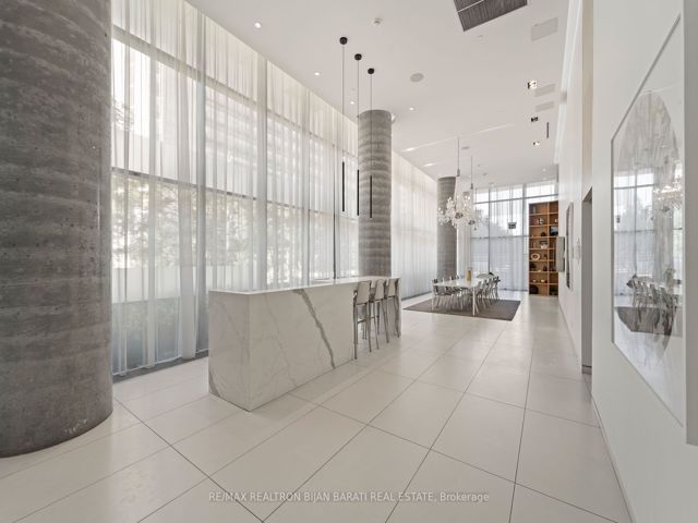 PH 02 - 185 Roehampton Ave