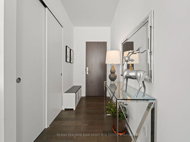 PH 02 - 185 Roehampton Ave