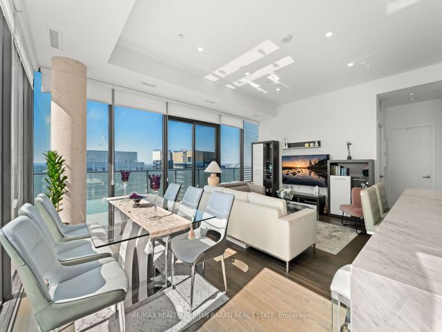PH 02 - 185 Roehampton Ave