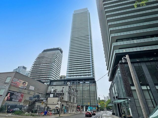 1009 - 501 Yonge St