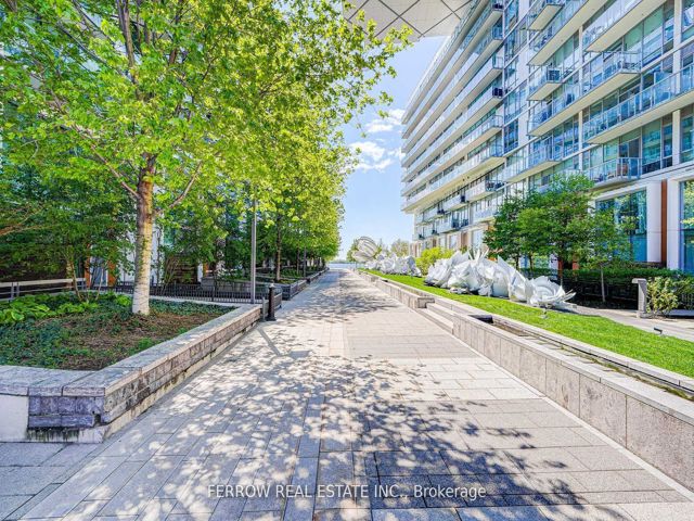 101 - 39 Queens Quay E