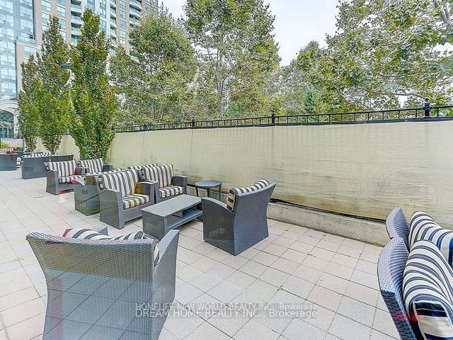 1207 - 503 Beecroft Rd