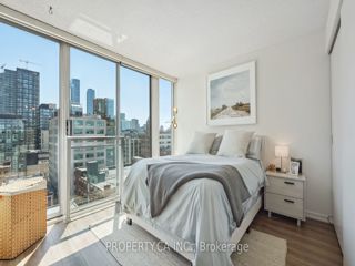 1110 - 388 Richmond St W