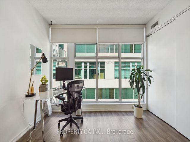 1110 - 388 Richmond St W