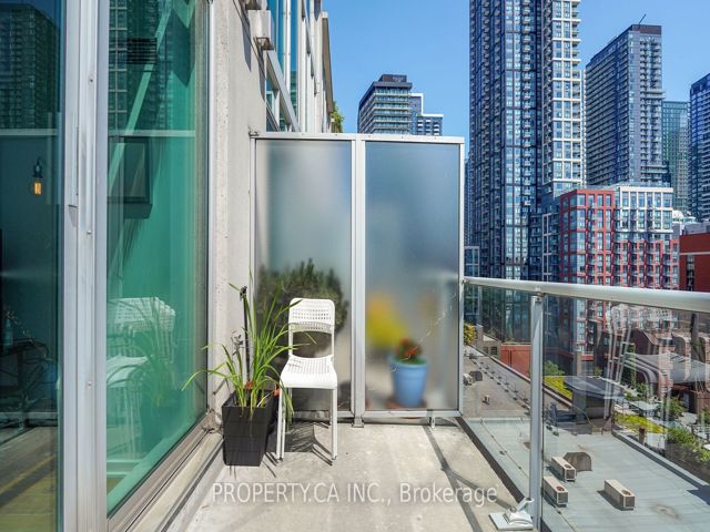 1110 - 388 Richmond St W