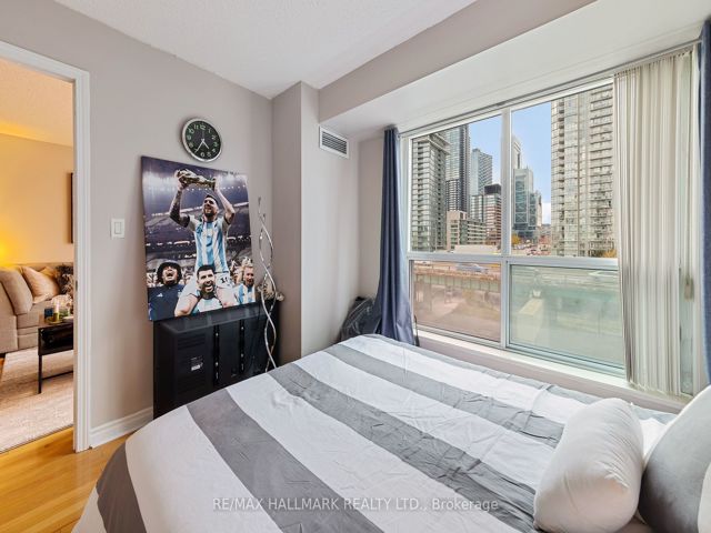 505 - 410 Queens Quay