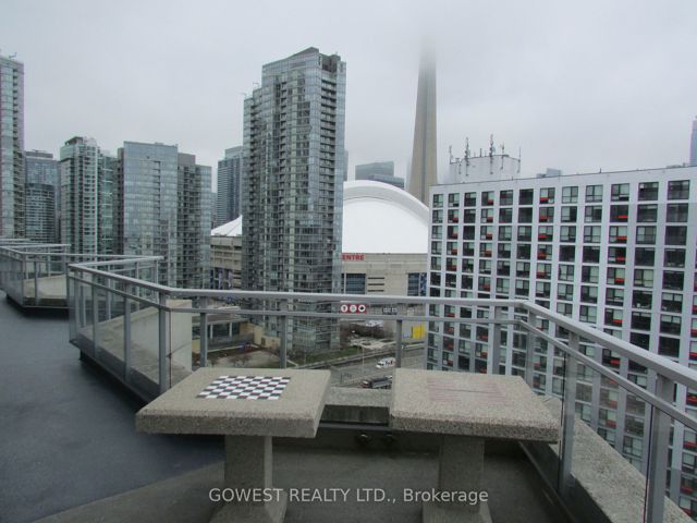 310 - 410 Queens Quay W