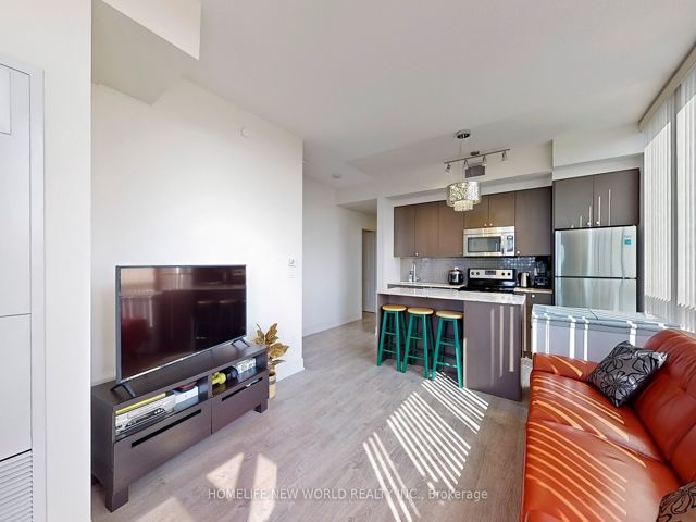 2002 - 88 Sheppard Ave E