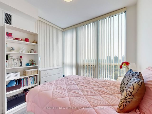 2002 - 88 Sheppard Ave E