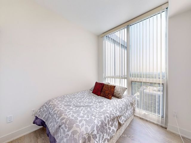 2002 - 88 Sheppard Ave E