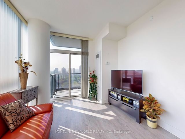 2002 - 88 Sheppard Ave E