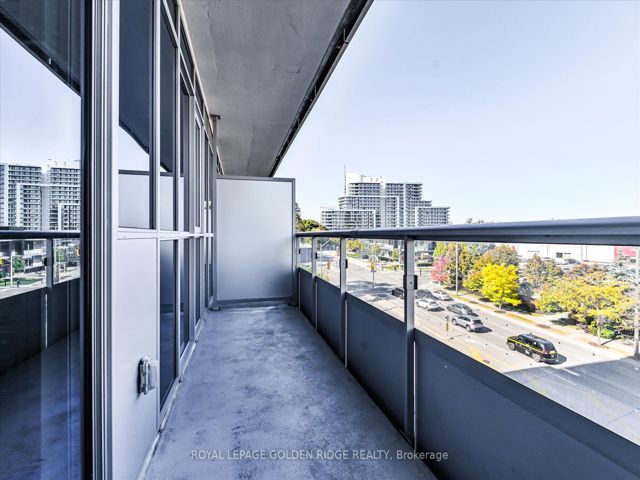 521 - 591 Sheppard Ave E