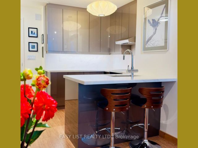 301 - 311 Richmond St E