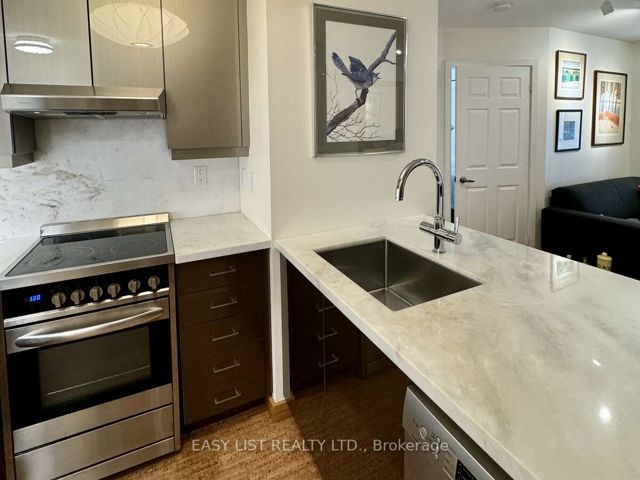 301 - 311 Richmond St E