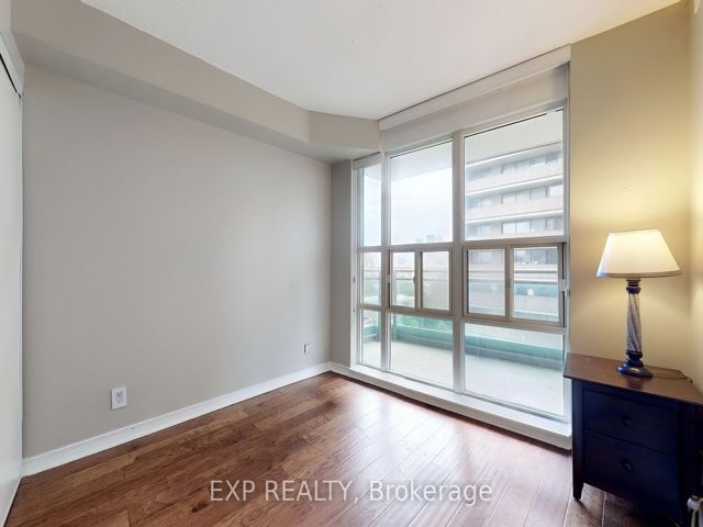 1111 - 736 Spadina Ave