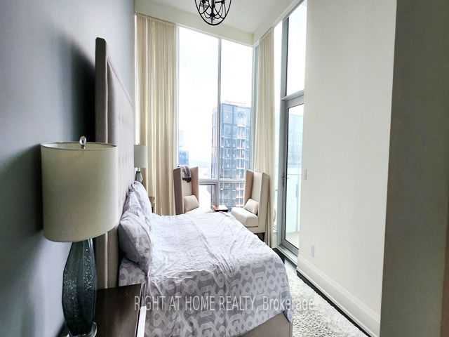UPH04 - 80 John St