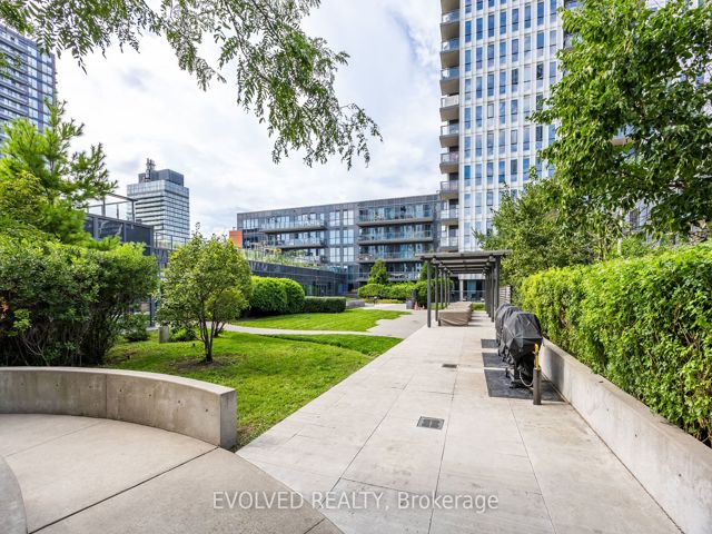 527 - 55 Regent Park Blvd