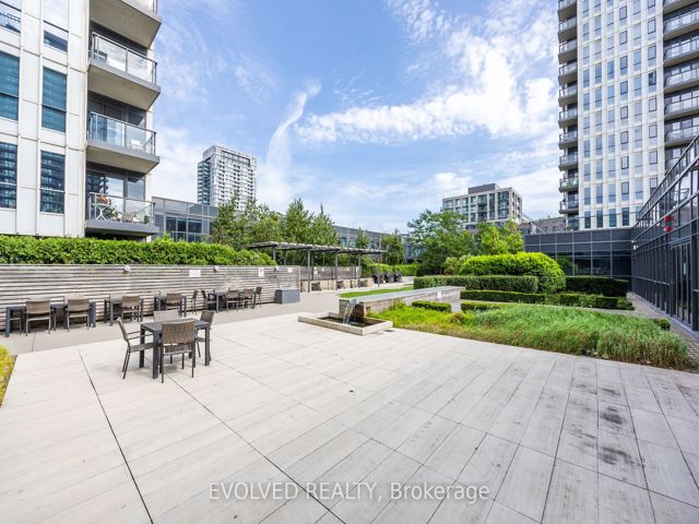 527 - 55 Regent Park Blvd