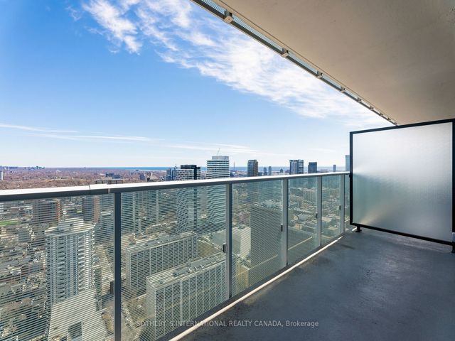 3807 - 501 Yonge St