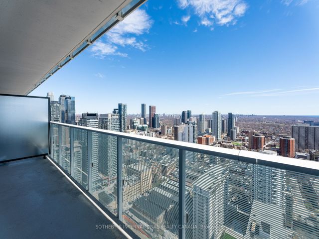 3807 - 501 Yonge St