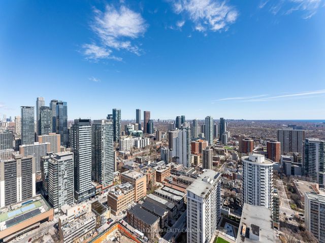 3807 - 501 Yonge St