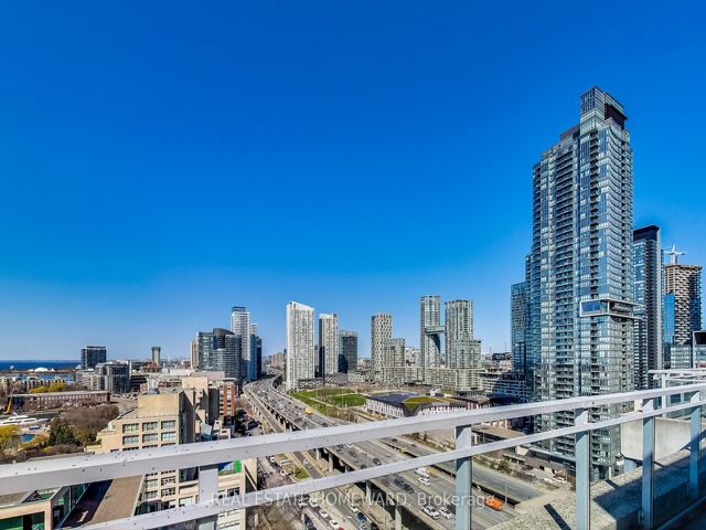 616 - 410 Queens Quay W