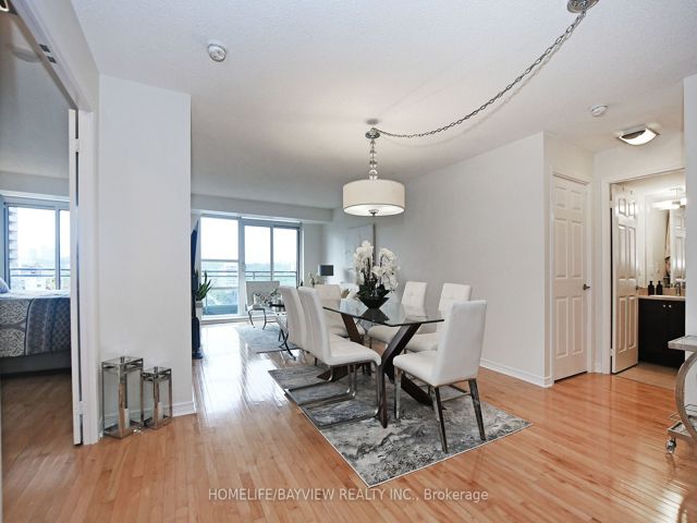 1207 - 736 Spadina Ave