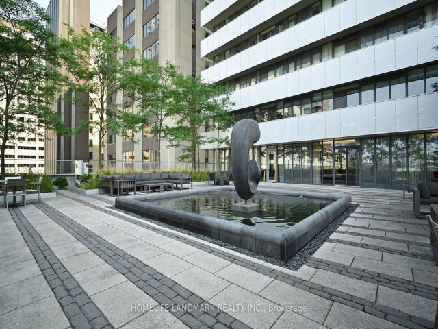 2605 - 200 Bloor St W