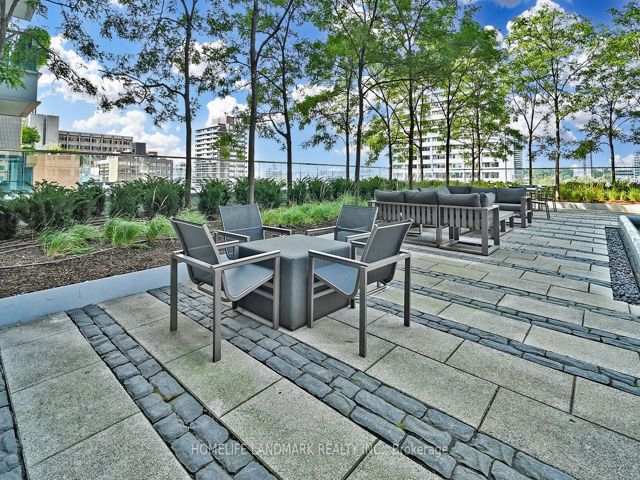 2605 - 200 Bloor St W